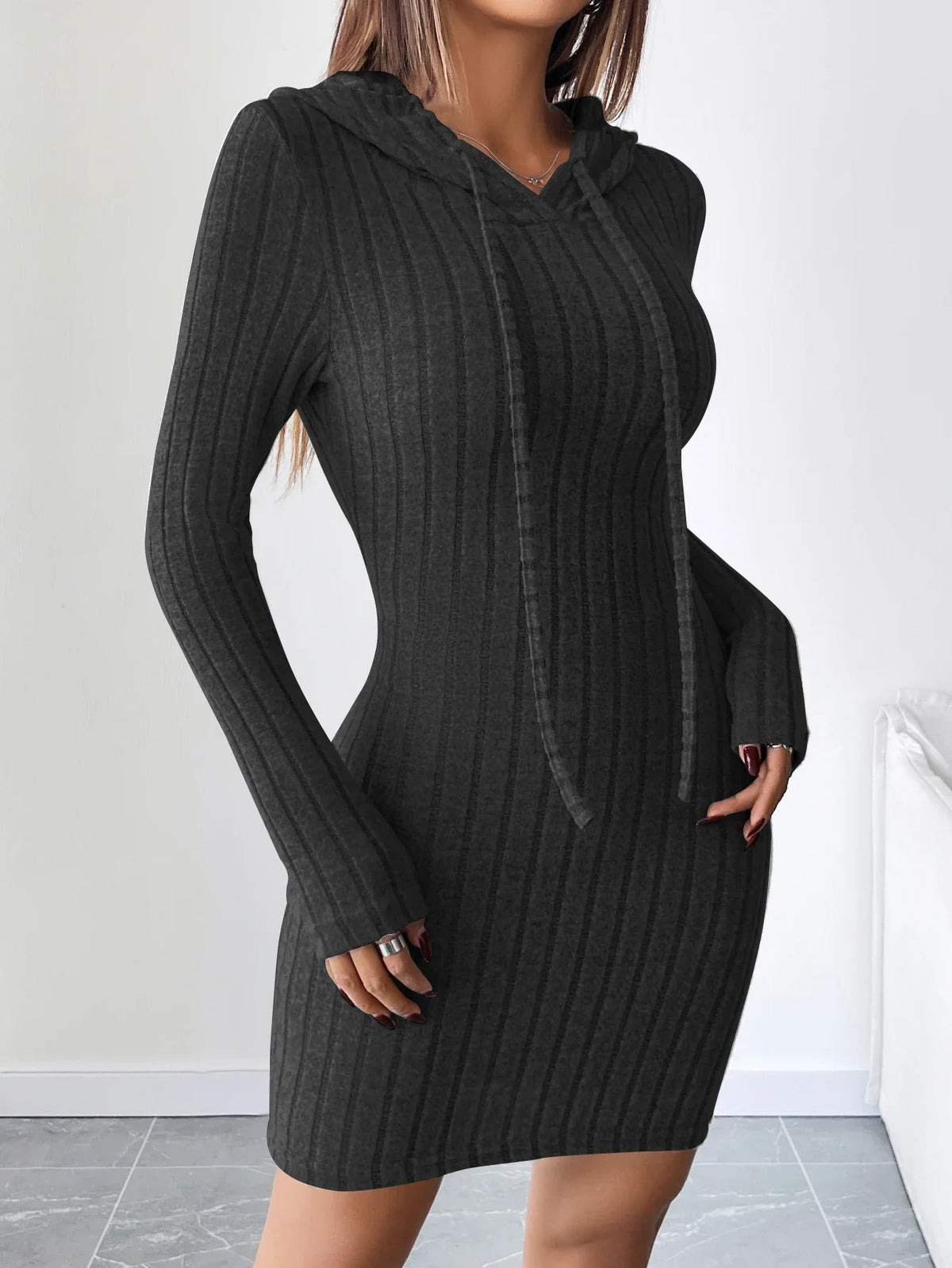 Vestido moderno de punto acanalado con capucha y cordón ajustable - Estilo casual y cómodole for Women