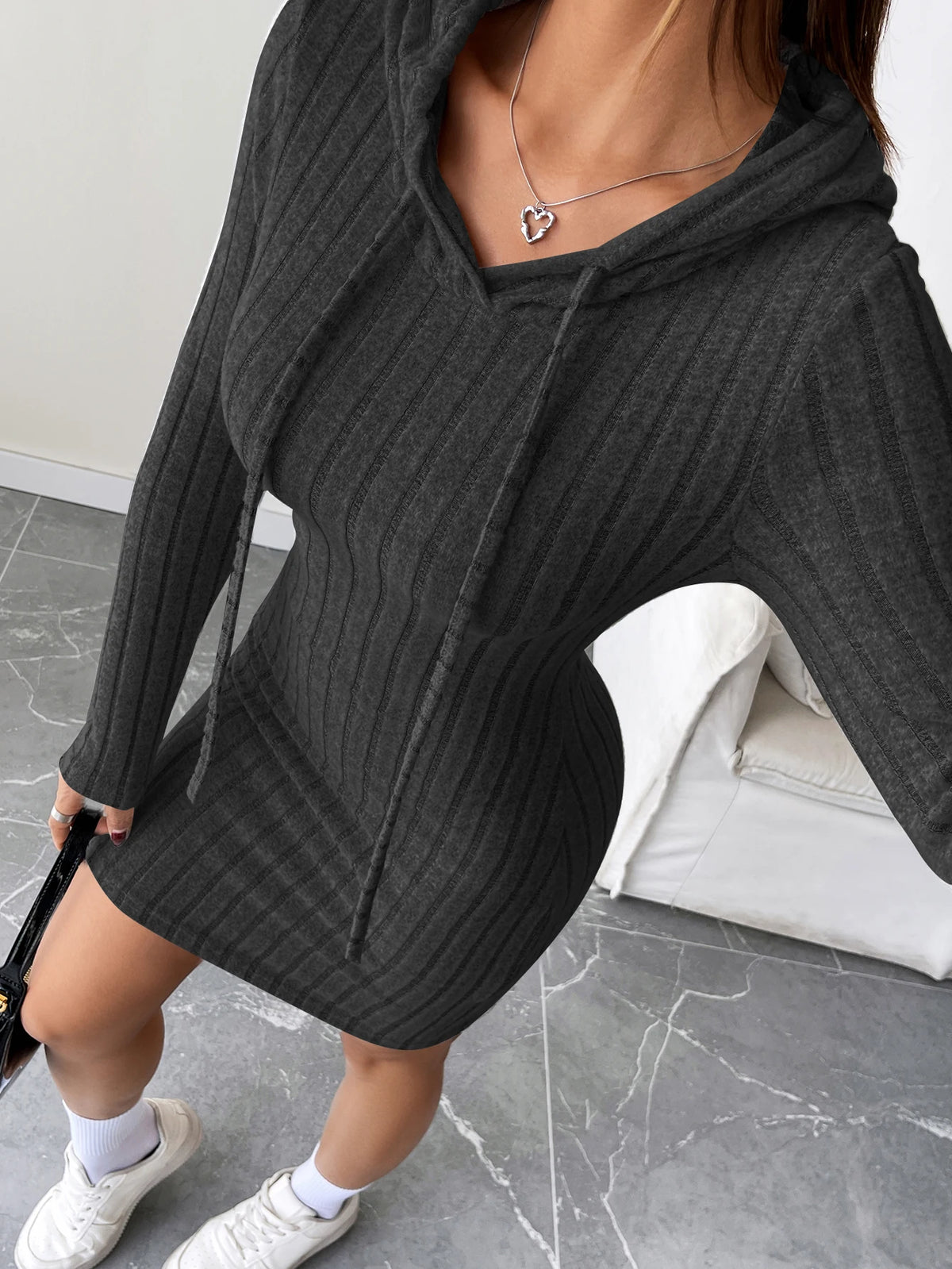 Vestido moderno de punto acanalado con capucha y cordón ajustable - Estilo casual y cómodole for Women